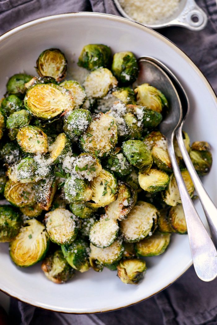 Air Fryer Brussels Sprouts l SimplyScratch.com #sidedish #airfried #airfryer #easy #fast #holiday #brussels #sprouts