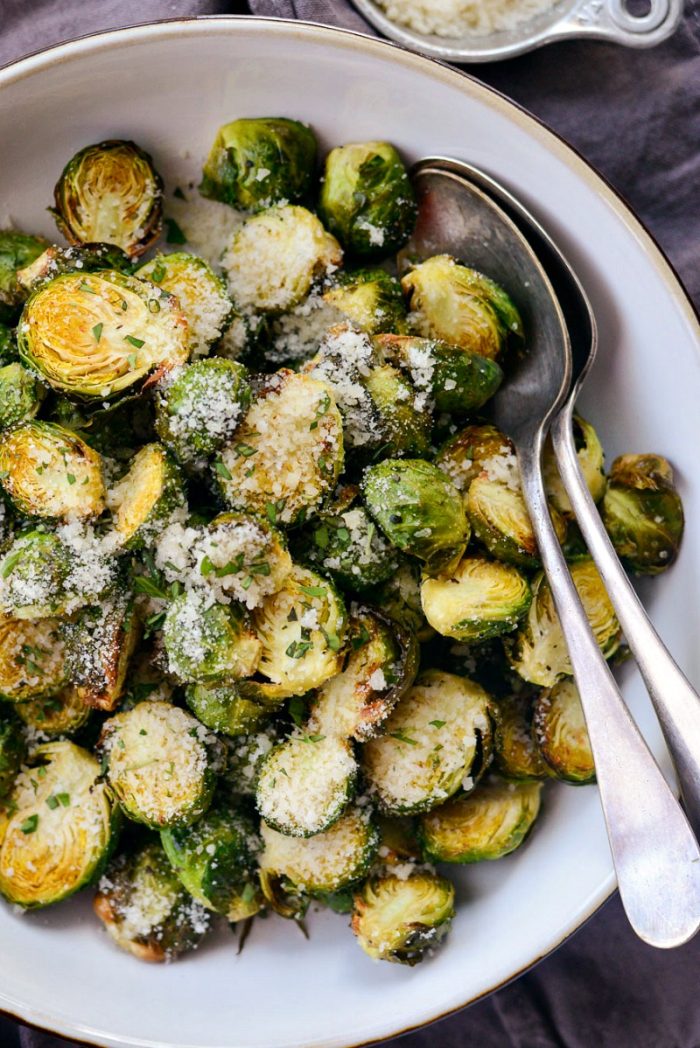 Air Fryer Brussels Sprouts l SimplyScratch.com #sidedish #airfried #airfryer #easy #fast #holiday #brussels #sprouts