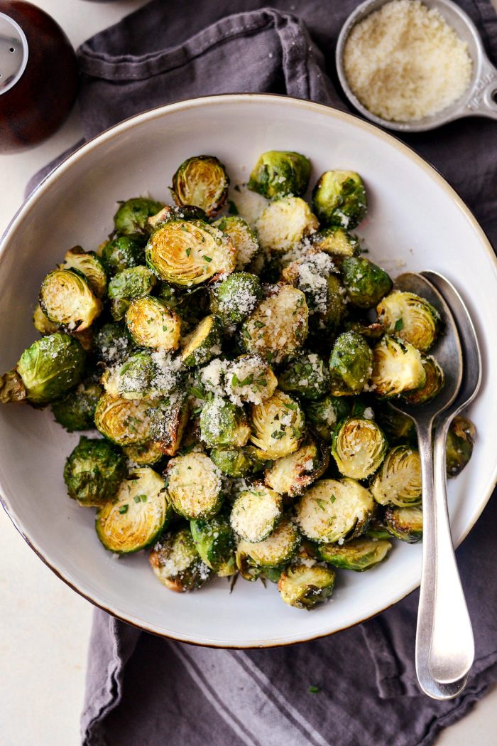 Air Fryer Brussels Sprouts l SimplyScratch.com #sidedish #airfried #airfryer #easy #fast #holiday #brussels #sprouts