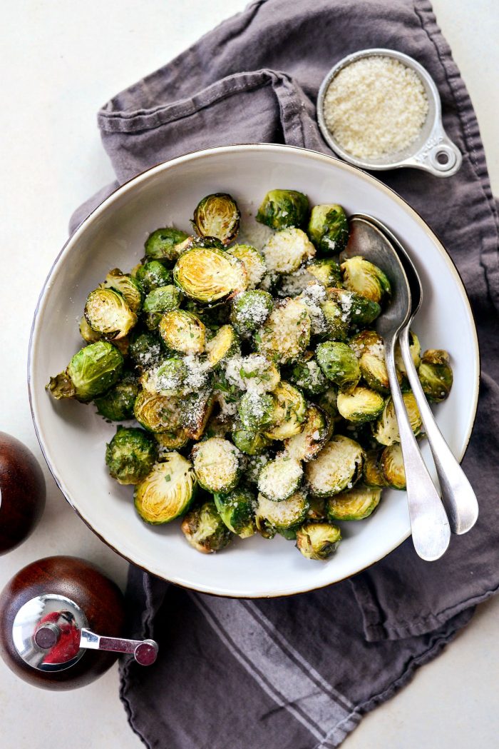 Air Fryer Brussels Sprouts l SimplyScratch.com #sidedish #airfried #airfryer #easy #fast #holiday #brussels #sprouts