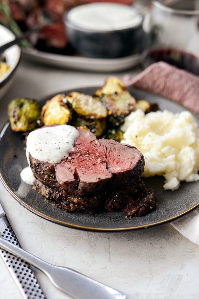 Black Pepper Crusted Beef Tenderloin l SimplyScratch.com #blackpepper #crusted #beef #tenderloin #holiday #christmas #recipe #homemade #roasted