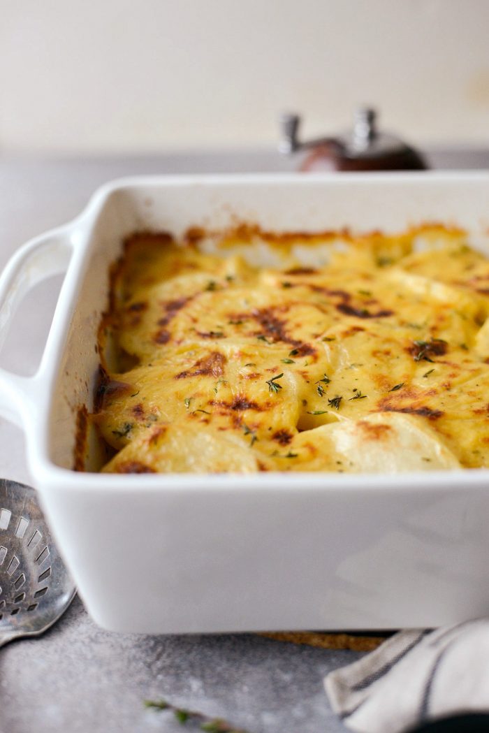 Easy Scalloped Potatoes l SimplyScratch.com #holiday #homemade #fromscratch #scalloped #potatoes #sidedish #casserole