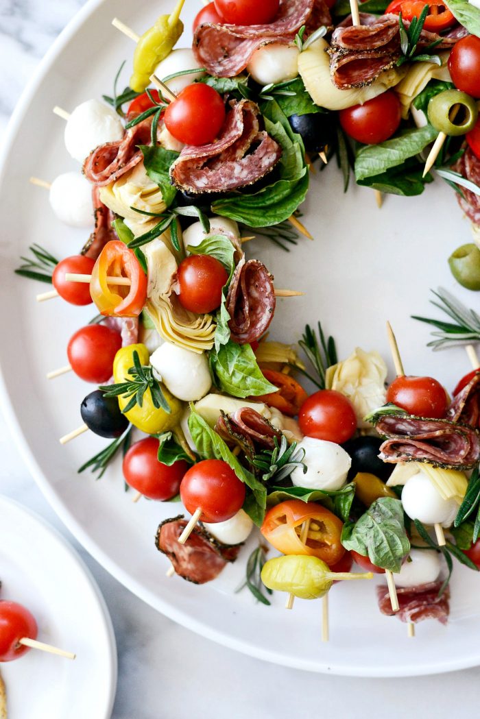 Holiday Antipasto Wreath l SimplyScratch.com #holiday #christmas #appetizer #antipasto #skewers #snack