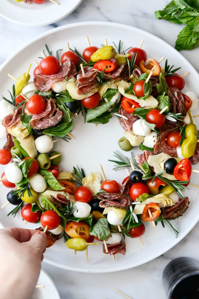 Holiday Antipasto Wreath l SimplyScratch.com #holiday #christmas #appetizer #antipasto #skewers #snack