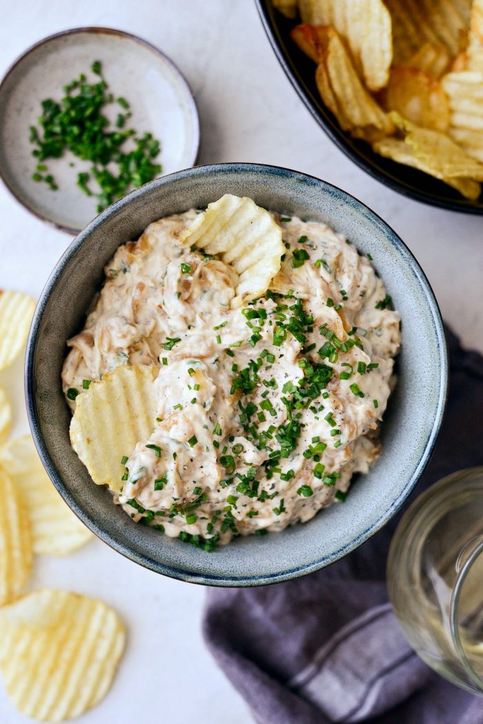 Caramelized Onion Dip l SimplyScratch.com #superbowl #chipdip #onion #caramelized #frenchonion #wineindip #party #appetizer