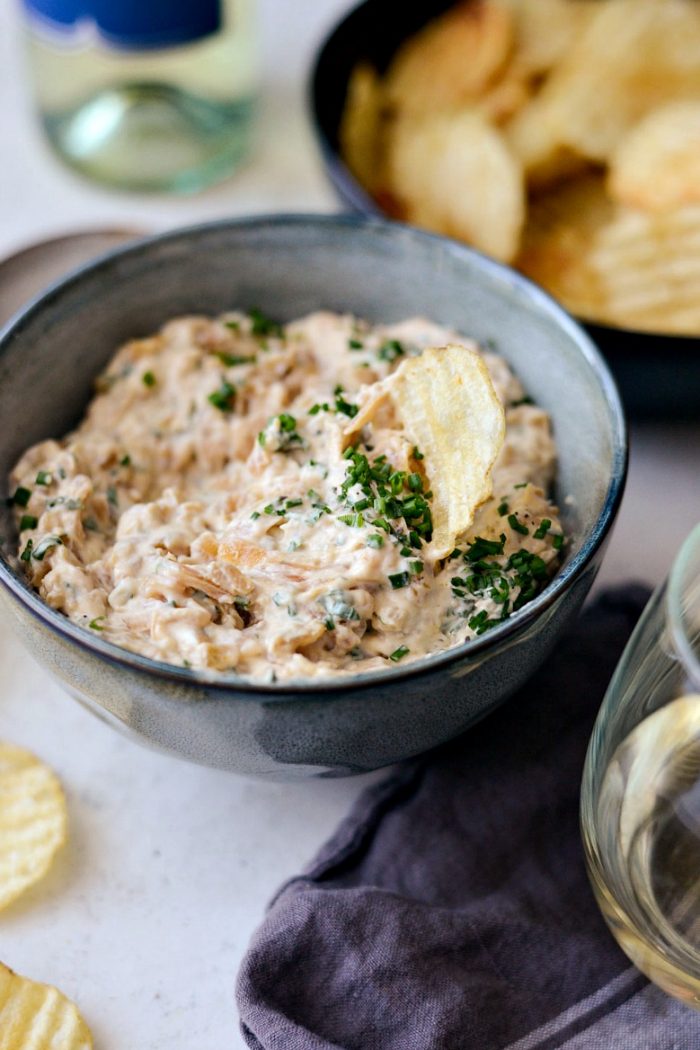 Caramelized Onion Dip l SimplyScratch.com #superbowl #chipdip #onion #caramelized #frenchonion #wineindip #party #appetizer