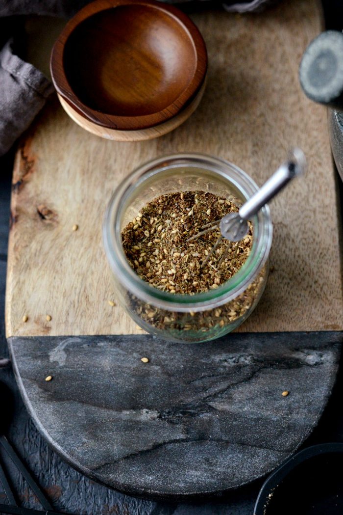 Homemade Za'atar Spice Blend l SimplyScratch.com #za'atar #spice #seasoning #homemade #fromscratch #middleEastern