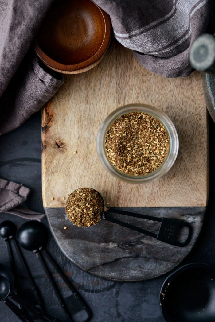 Homemade Za'atar Spice Blend l SimplyScratch.com #za'atar #spice #seasoning #homemade #fromscratch #middleEastern