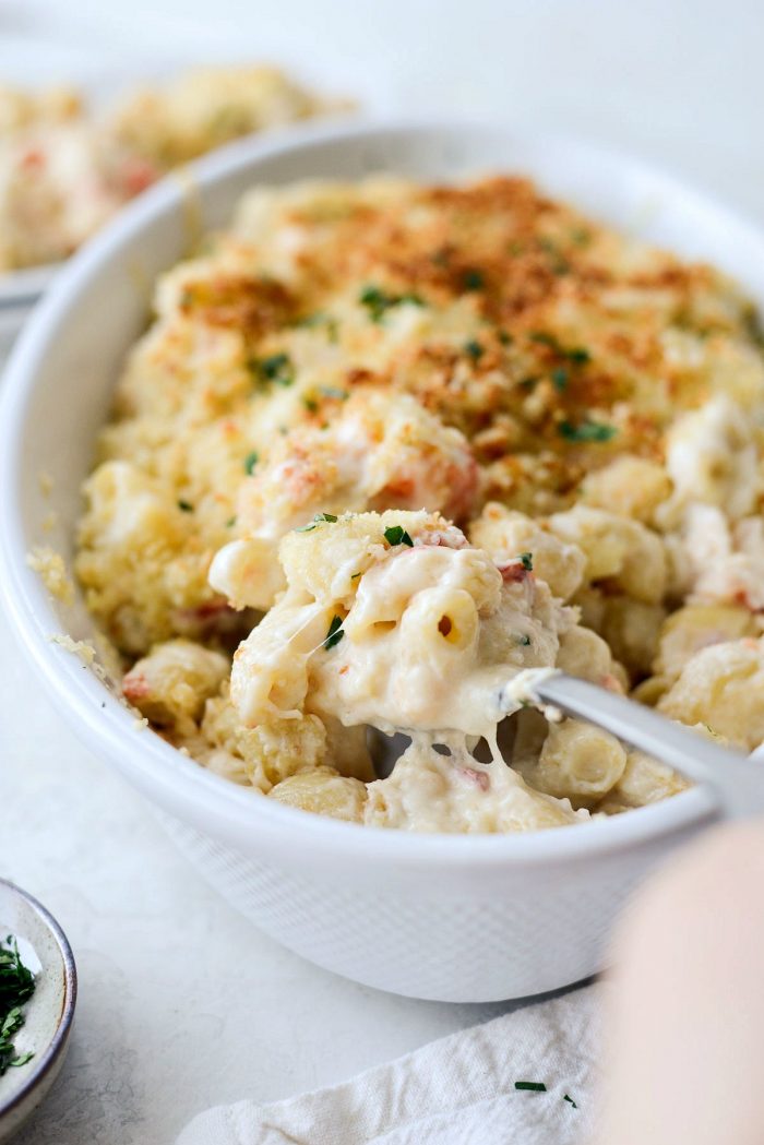 Lobster Mac and Cheese l SimplyScratch.com #valentinesday #valentine #lobster #macandcheese #sidedish