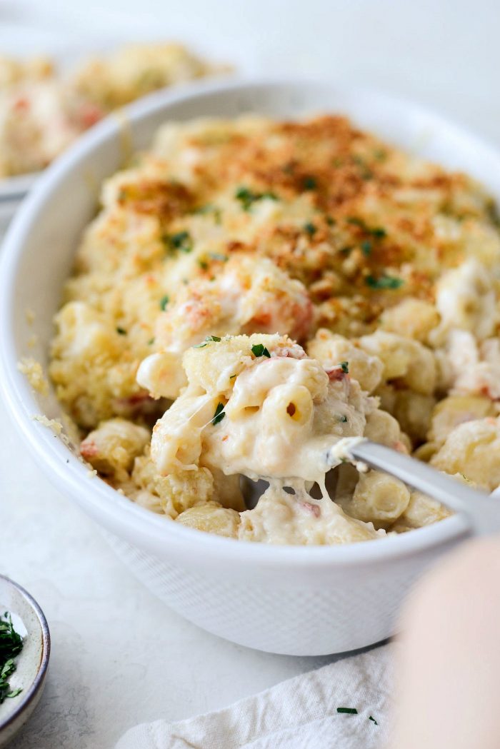 Lobster Mac and Cheese l SimplyScratch.com #valentinesday #valentine #lobster #macandcheese #sidedish