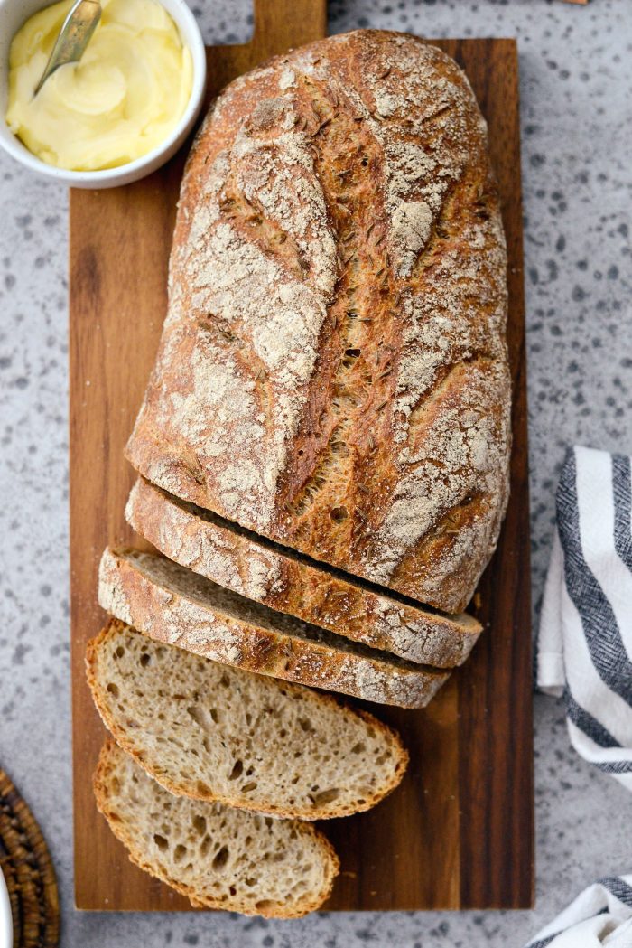 No-Knead Rye Bread l SimplyScratch.com #noknead #bread #rye #homemade #fromscratch #dutchoven