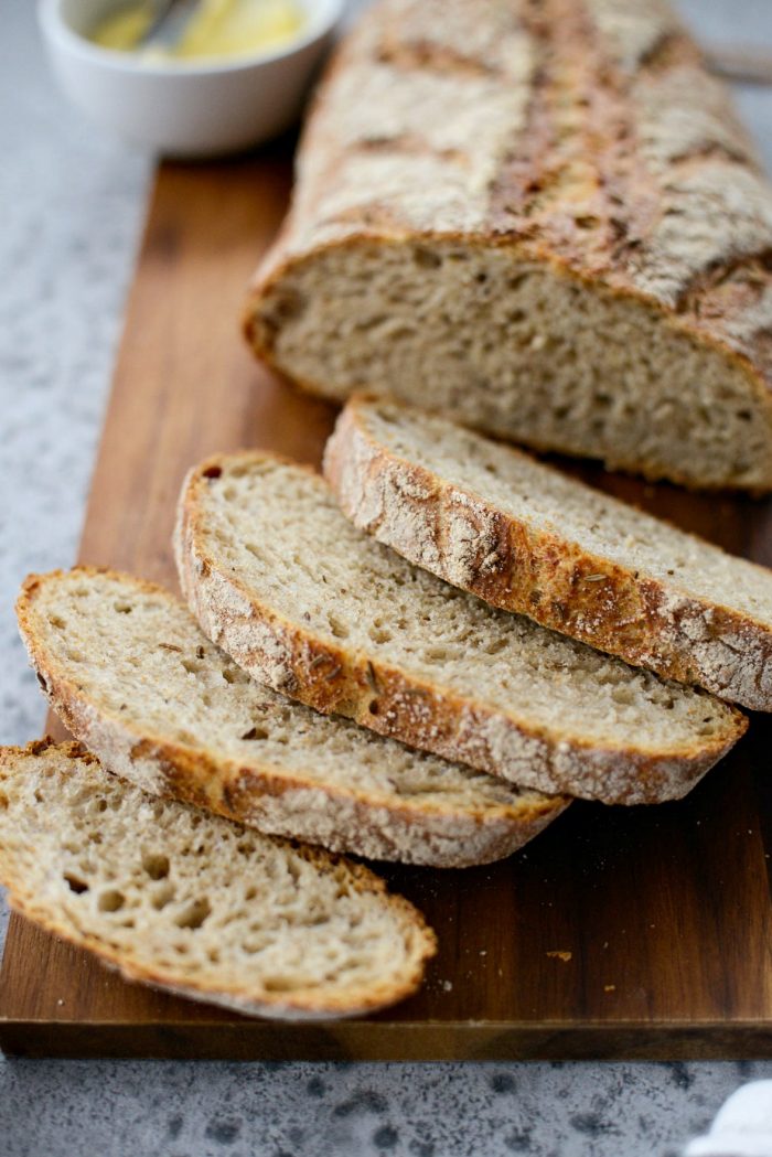 http://www.simplyscratch.com/wp-content/uploads/2020/02/No-Knead-Rye-Bread-l-SimplyScratch.com-noknead-bread-rye-homemade-fromscratch-dutchoven-24-700x1049.jpg