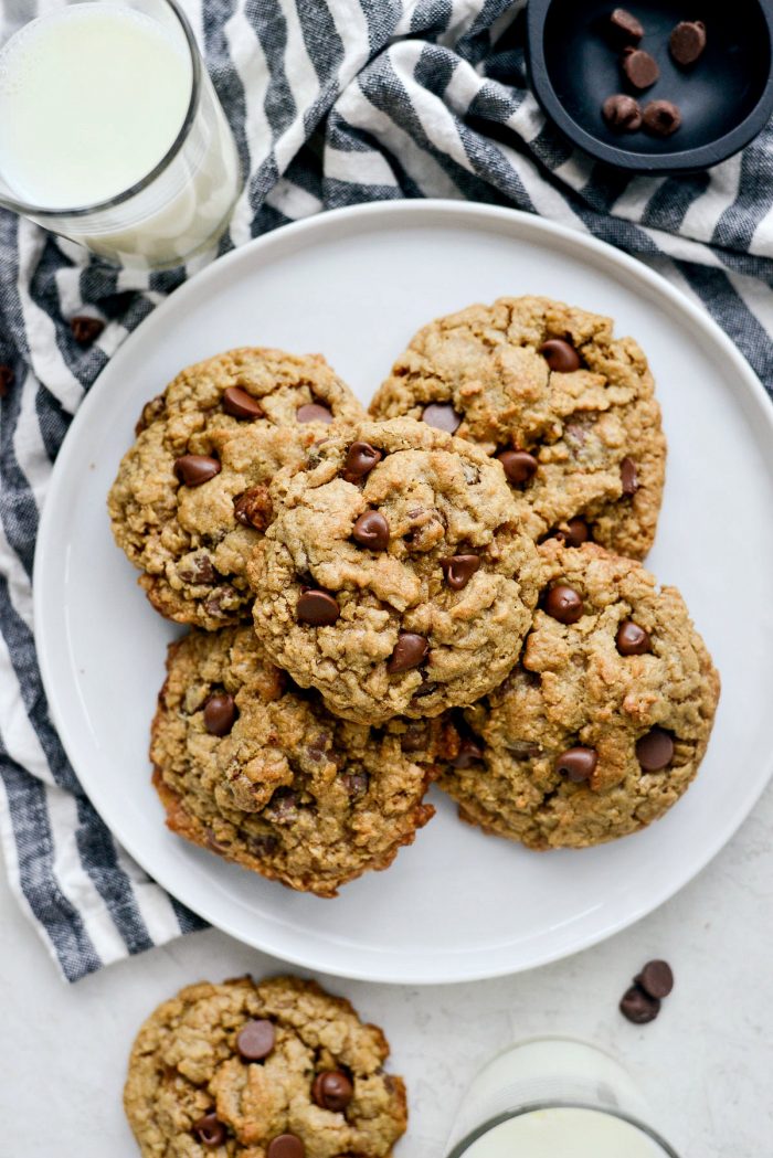 Oatmeal Chocoalte Chip Toffee Cookies l SimplyScratch.com #oatmeal #toffee #chocolatechip #cookies #coconut #baking