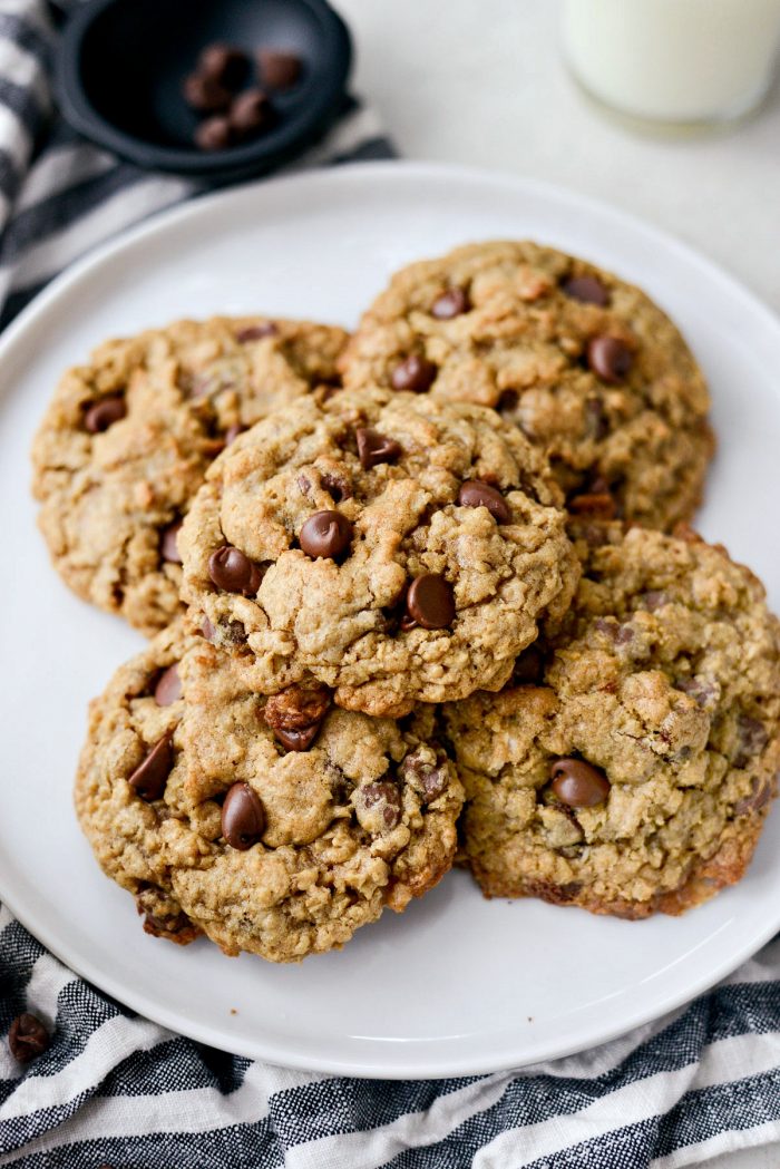 Oatmeal Chocoalte Chip Toffee Cookies l SimplyScratch.com #oatmeal #toffee #chocolatechip #cookies #coconut #baking