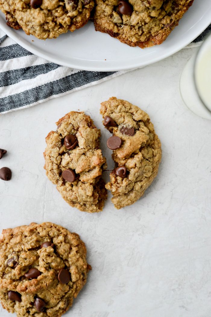 Oatmeal Chocoalte Chip Toffee Cookies l SimplyScratch.com #oatmeal #toffee #chocolatechip #cookies #coconut #baking