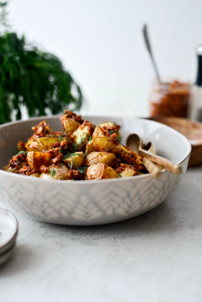 Sun-dried Tomato Roasted Breakfast Potatoes l SimplyScratch.com #sundried #tomato #breakfast #potatoes #roasted #sidedish #yukongold #brunch