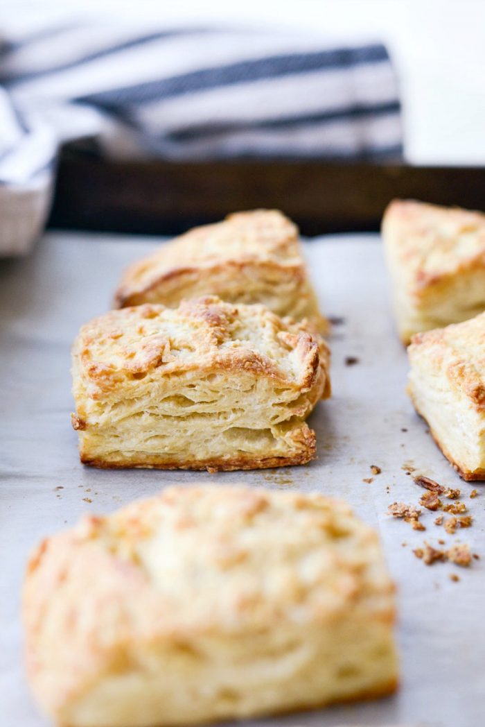 Greek Yogurt Biscuits l SimplyScratch.com #greek #yogurt #biscuits #lowfat #breakfast #brunch