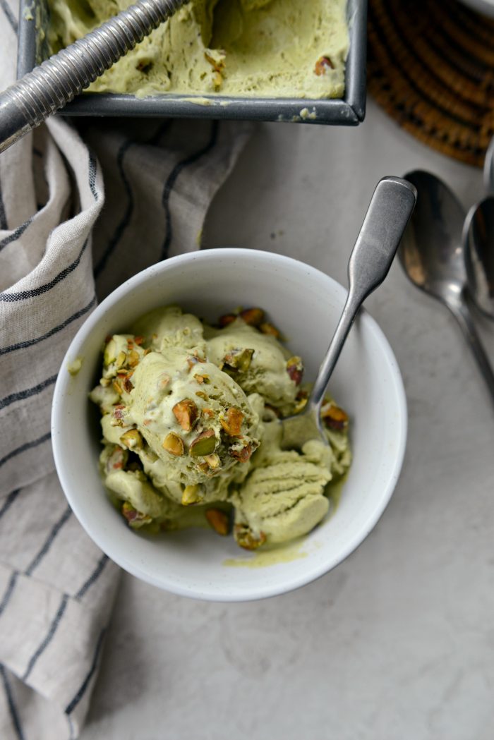 No-Churn Pistachio Ice Cream l SimplyScratch.com #nochurn #icecream #pistachio #nut #easy #dessert