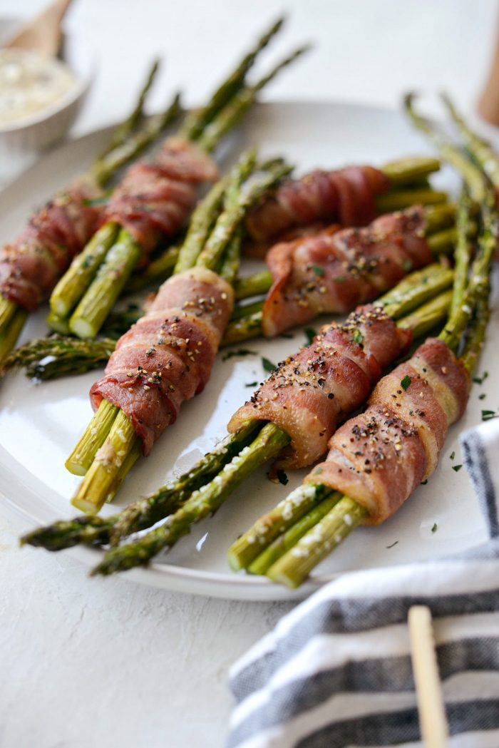 Bacon Wrapped Asparagus Bundles l SimplyScratch.com #bacon #asparagus #easter #sidedish #brunch #mustarddip #easy #recipe