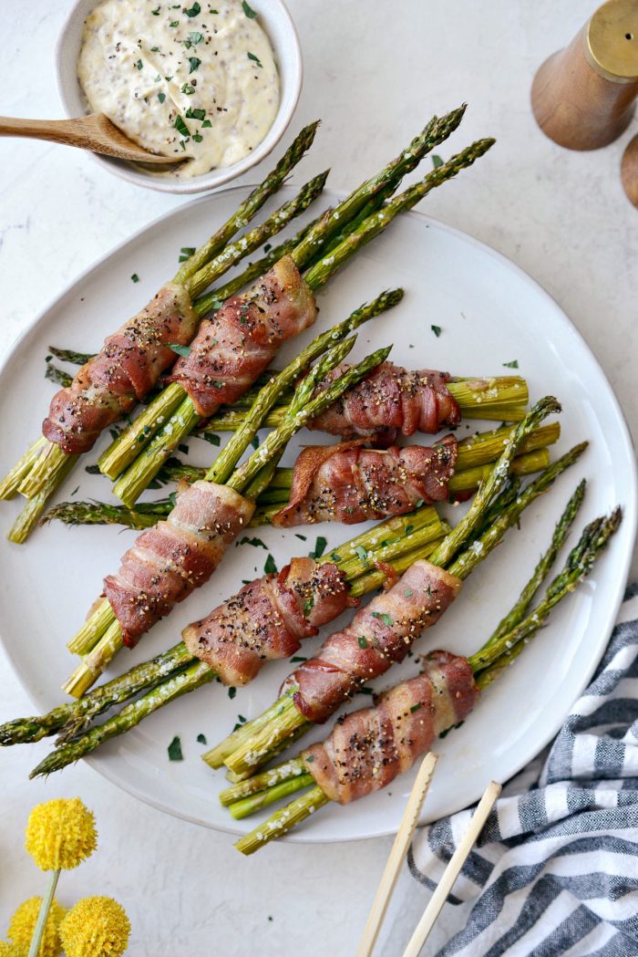 Bacon Wrapped Asparagus Bundles l SimplyScratch.com #bacon #asparagus #easter #sidedish #brunch #mustarddip #easy #recipe