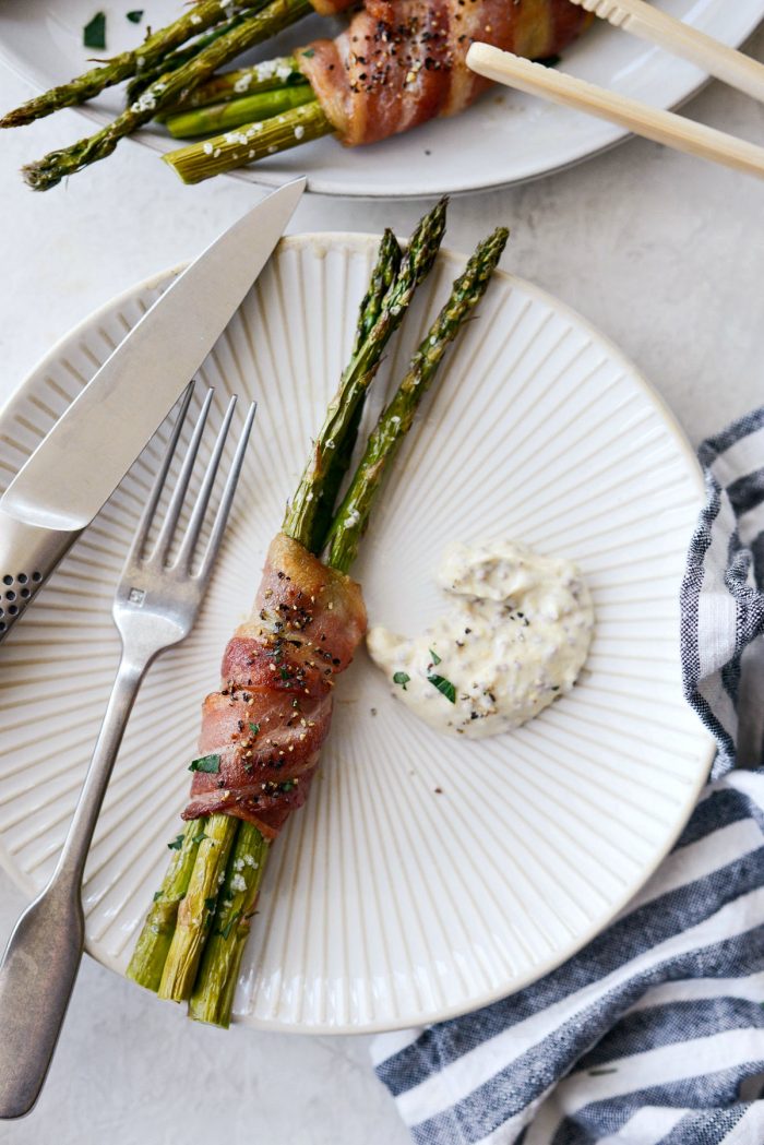 Bacon Wrapped Asparagus Bundles l SimplyScratch.com #bacon #asparagus #easter #sidedish #brunch #mustarddip #easy #recipe