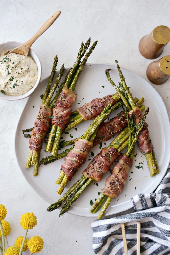 Bacon Wrapped Asparagus Bundles l SimplyScratch.com #bacon #asparagus #easter #sidedish #brunch #mustarddip #easy #recipe