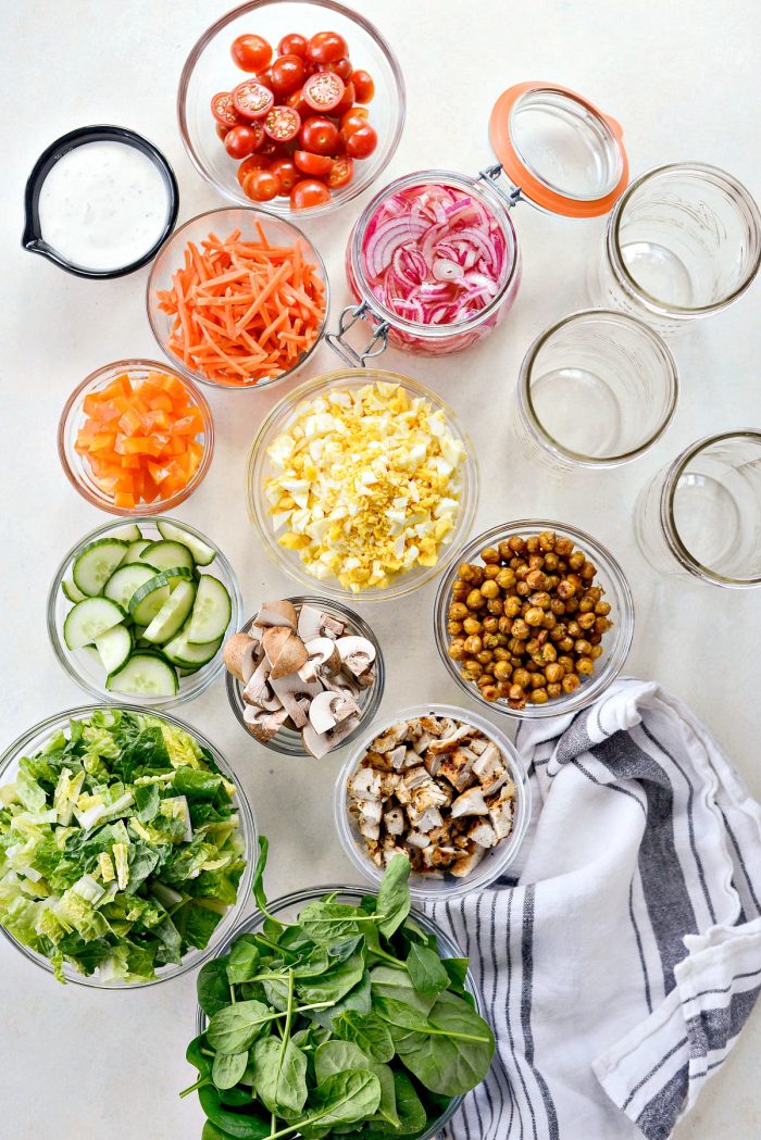 SALAD JAR MEAL PREP😍🥬 Recipe: divide ingredients into 4 (32oz) mason, Meal  Prep Ideas