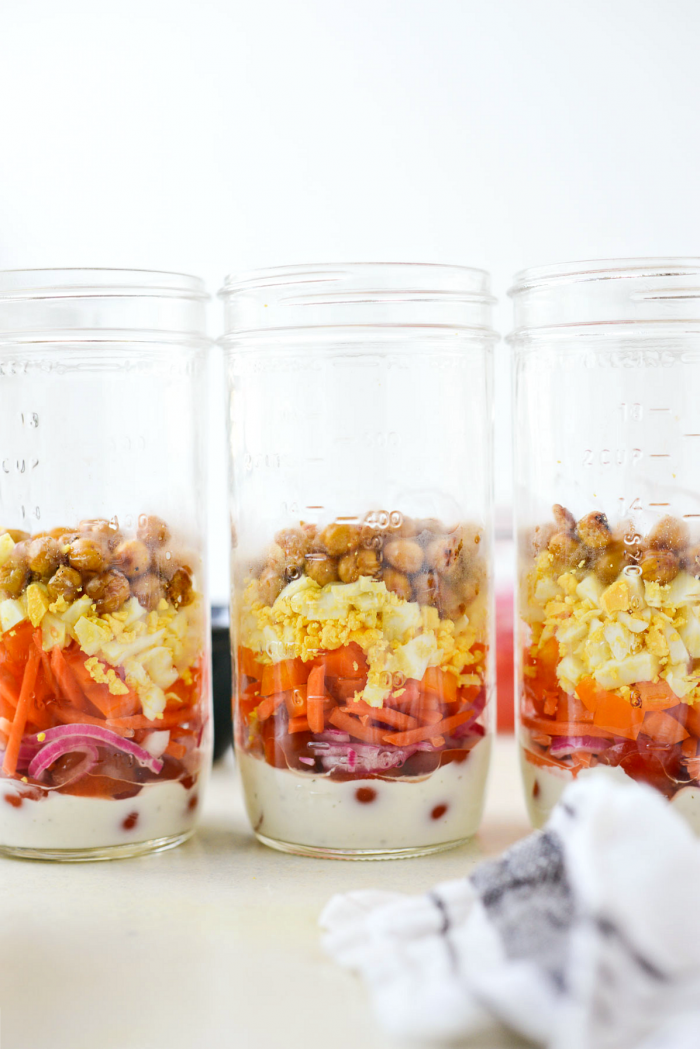 Everyday Mason Jar Salad l SimplyScratch.com #mealprep #salad #masonjar #jarsalad #lowpoint #ww #lowfat