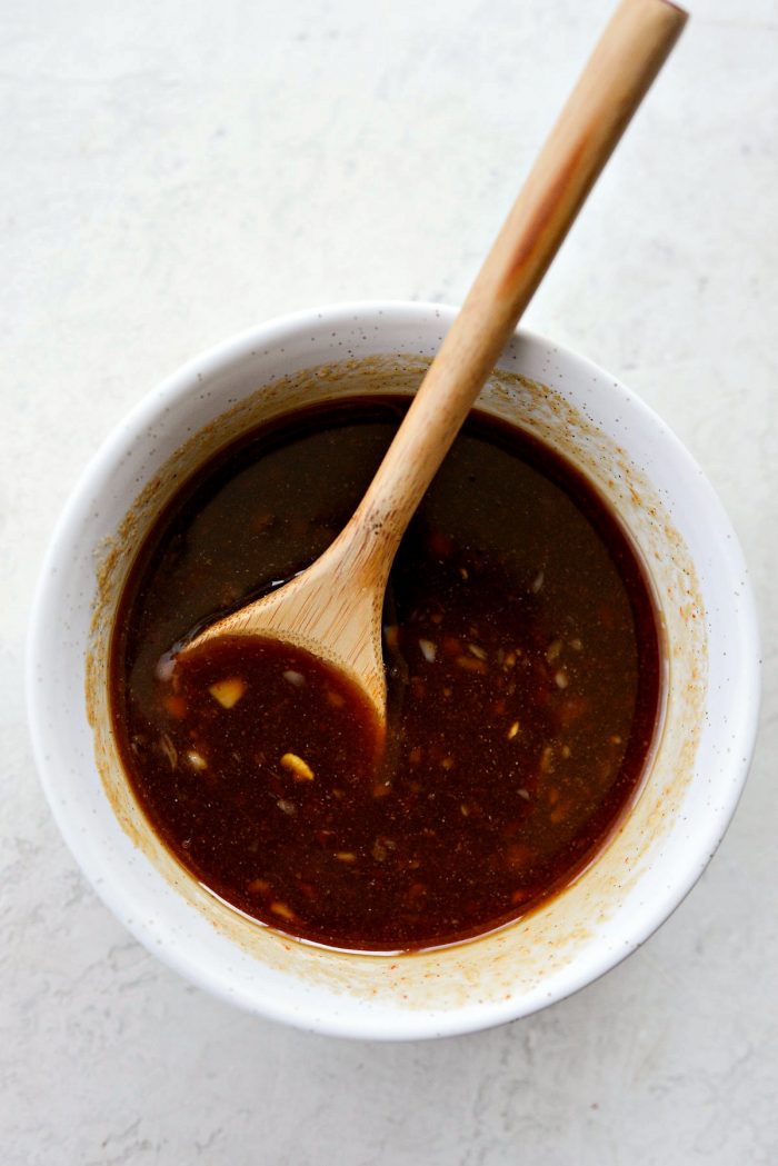 Top down photo of the finished sauce in grey speckled bowl