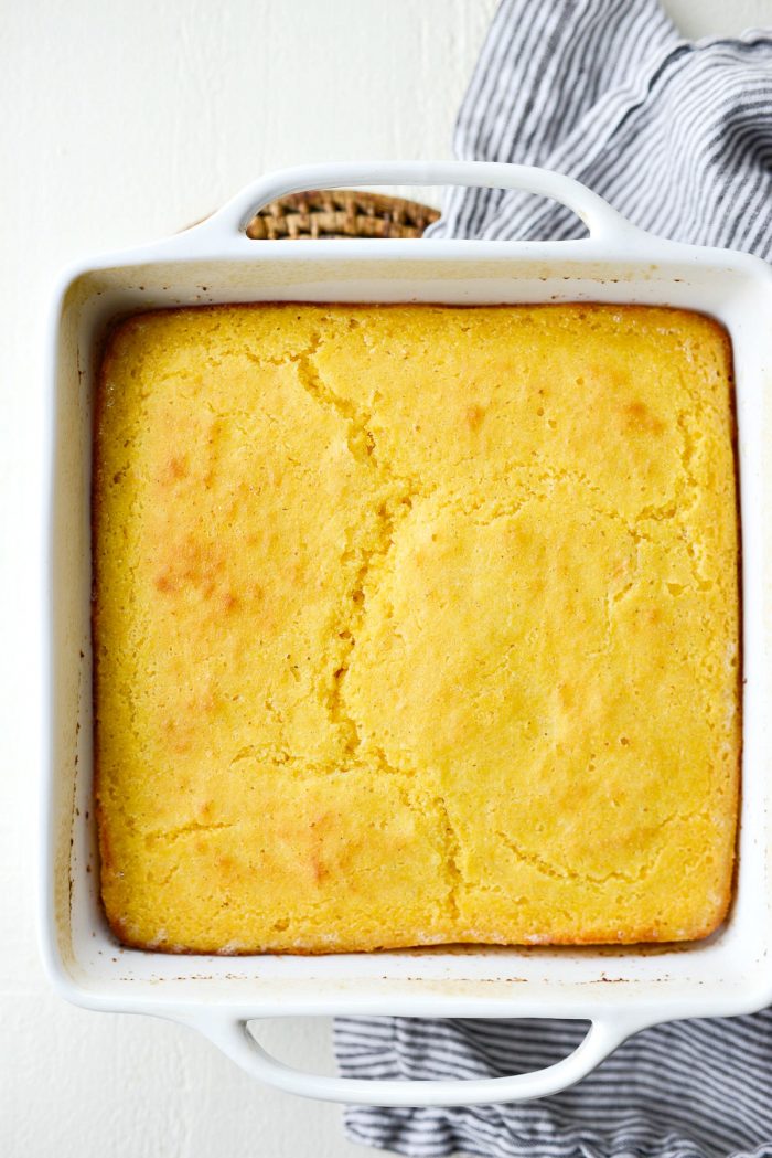 Your Basic Cornbread Recipe l SimplyScratch.com #basic #cornbread #homemade #fromscratch #buttermilk #easy