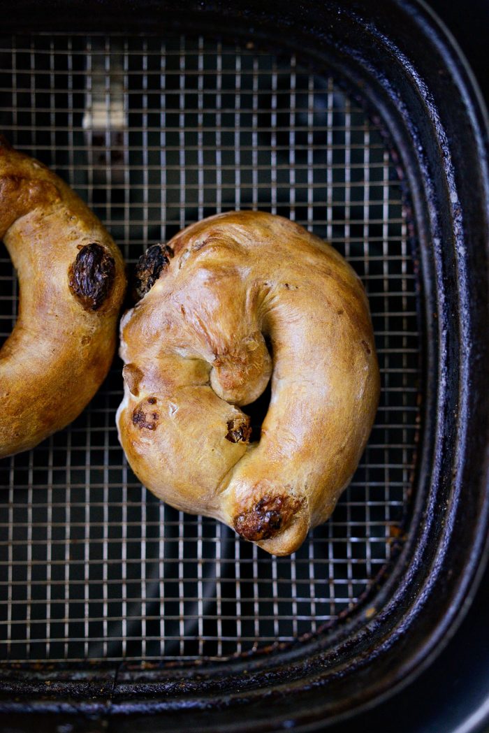 air fryer cinnamon raisin bagels just baked.