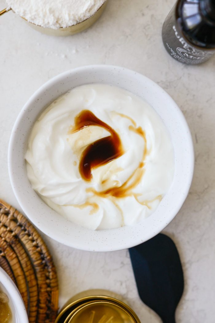 bowl of Greek yogurt with vanilla