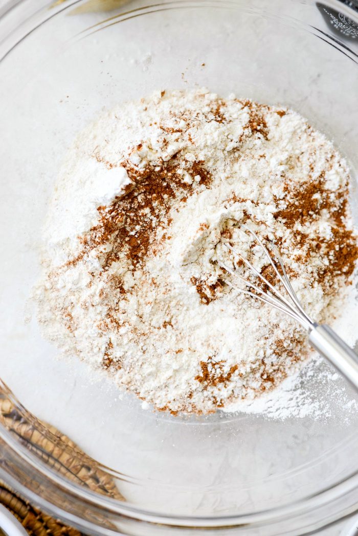 dry ingredients whisked together.