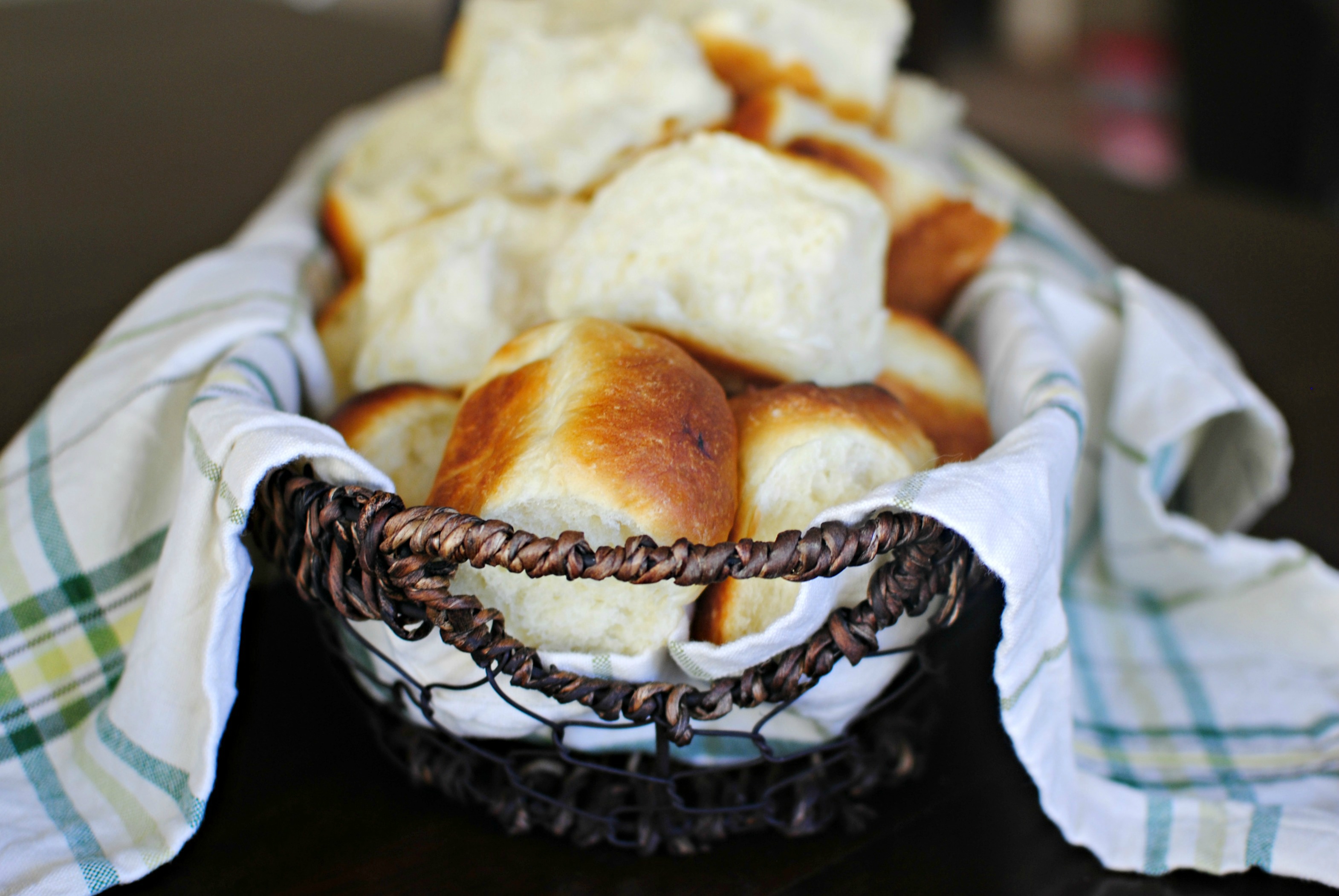 Simply Scratch Easy Homemade Dinner Rolls - Simply Scratch