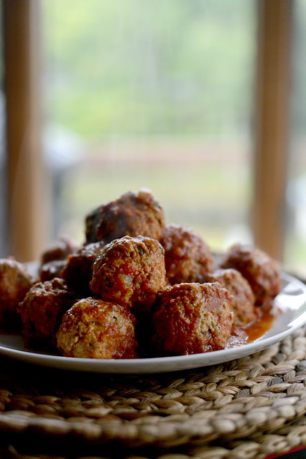 meatballs on plate