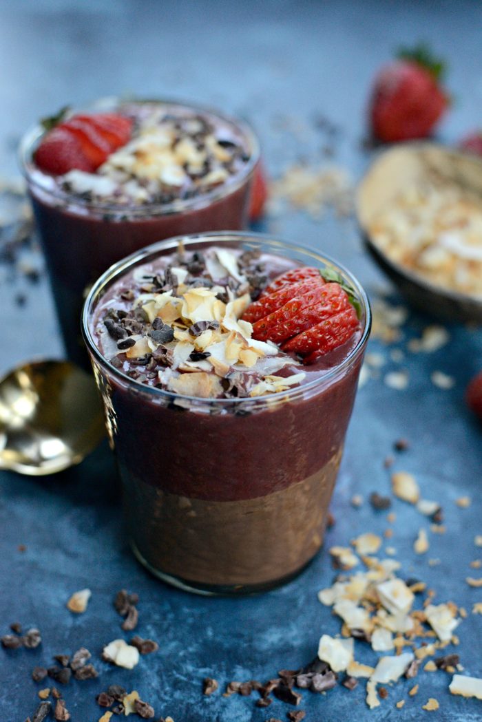 Strawberry Açai Smoothie and Chocolate Chia Pudding Cups