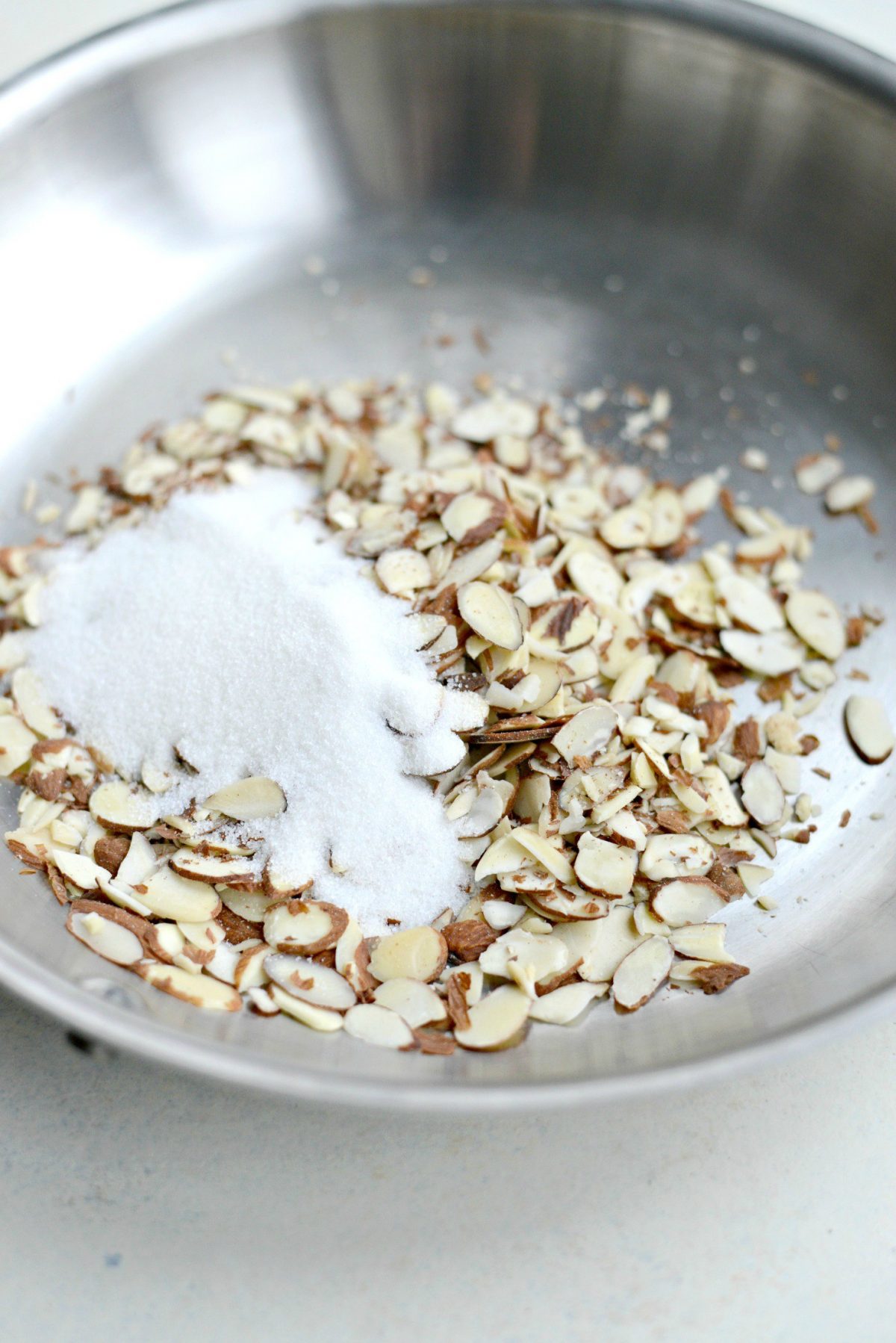 making candied almonds