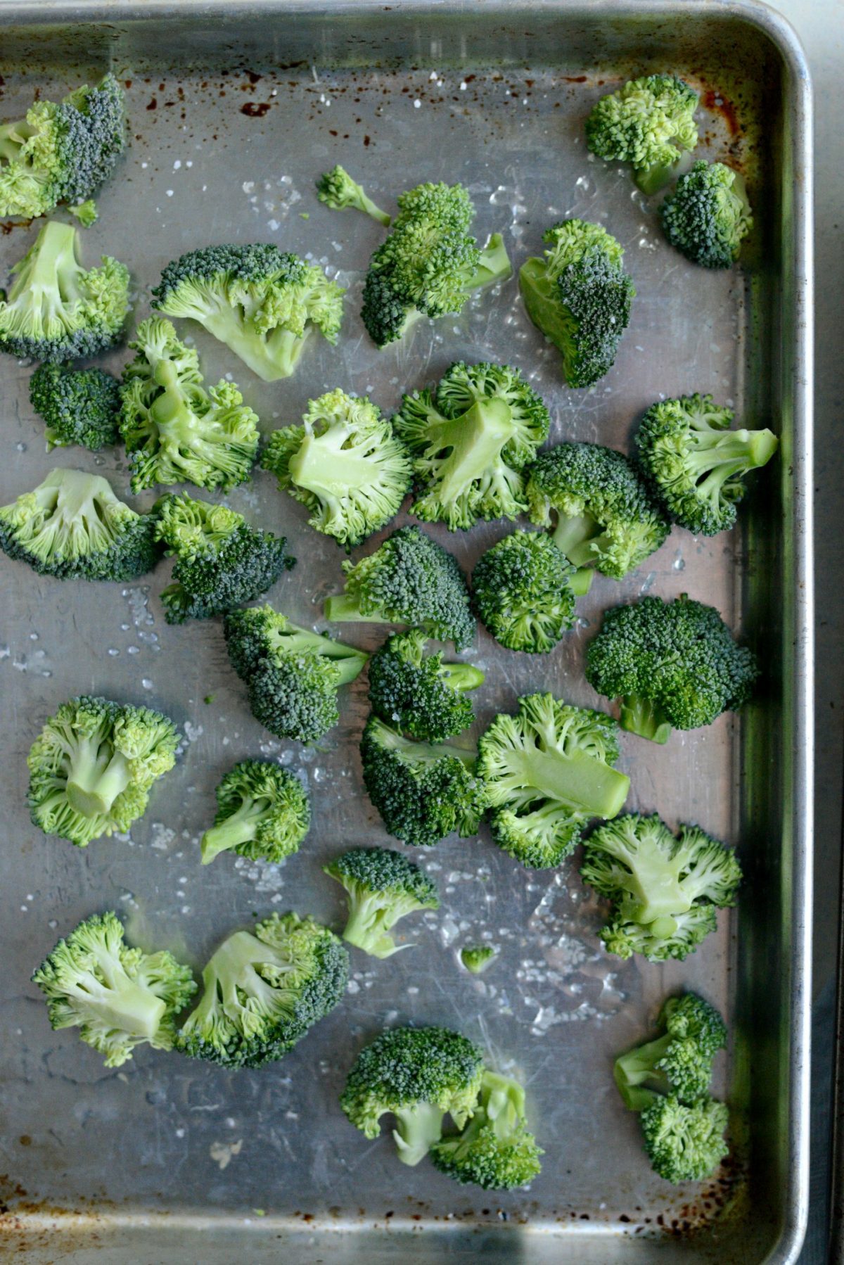 Pan with broccoli florets