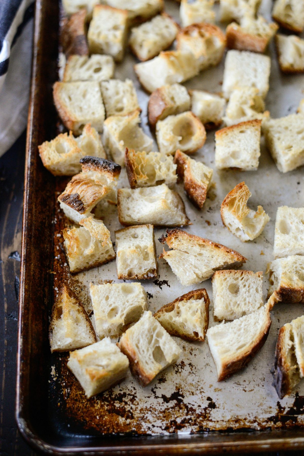 toasted bread cubes