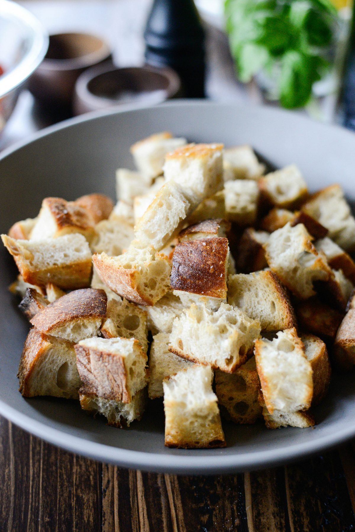 toasted cubed bread in serving bowl