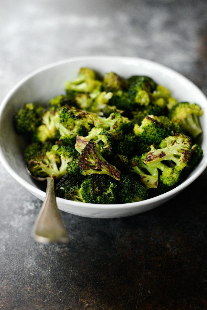 10-Minute Roasted Broccoli Recipe 