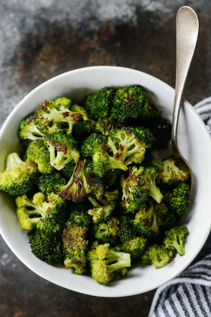 10-Minute Roasted Broccoli Recipe 