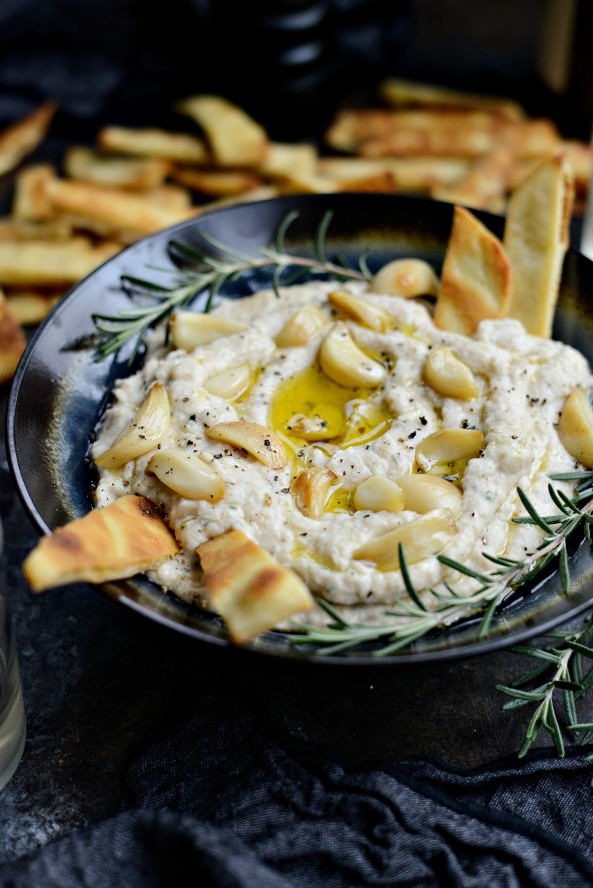 Roasted Garlic and Rosemary White Bean Dip