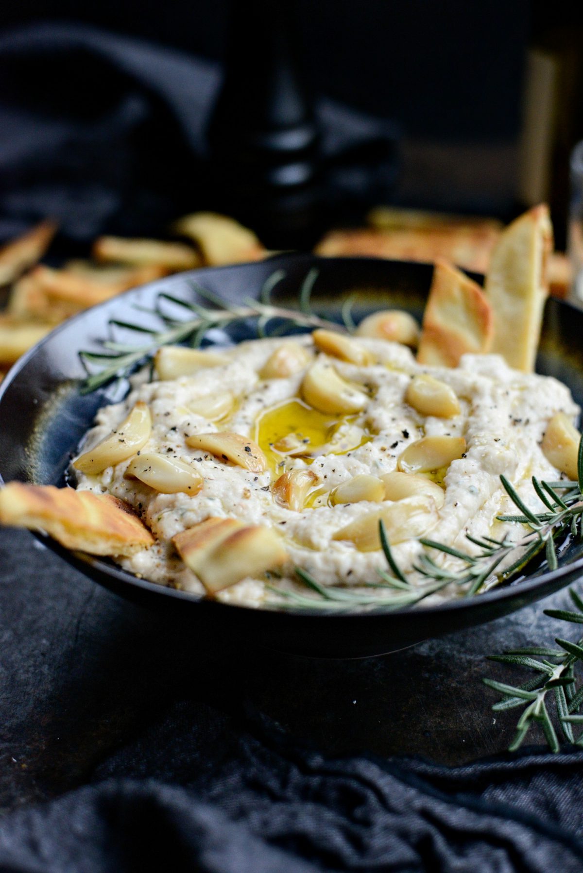 Roasted Garlic and Rosemary White Bean Dip