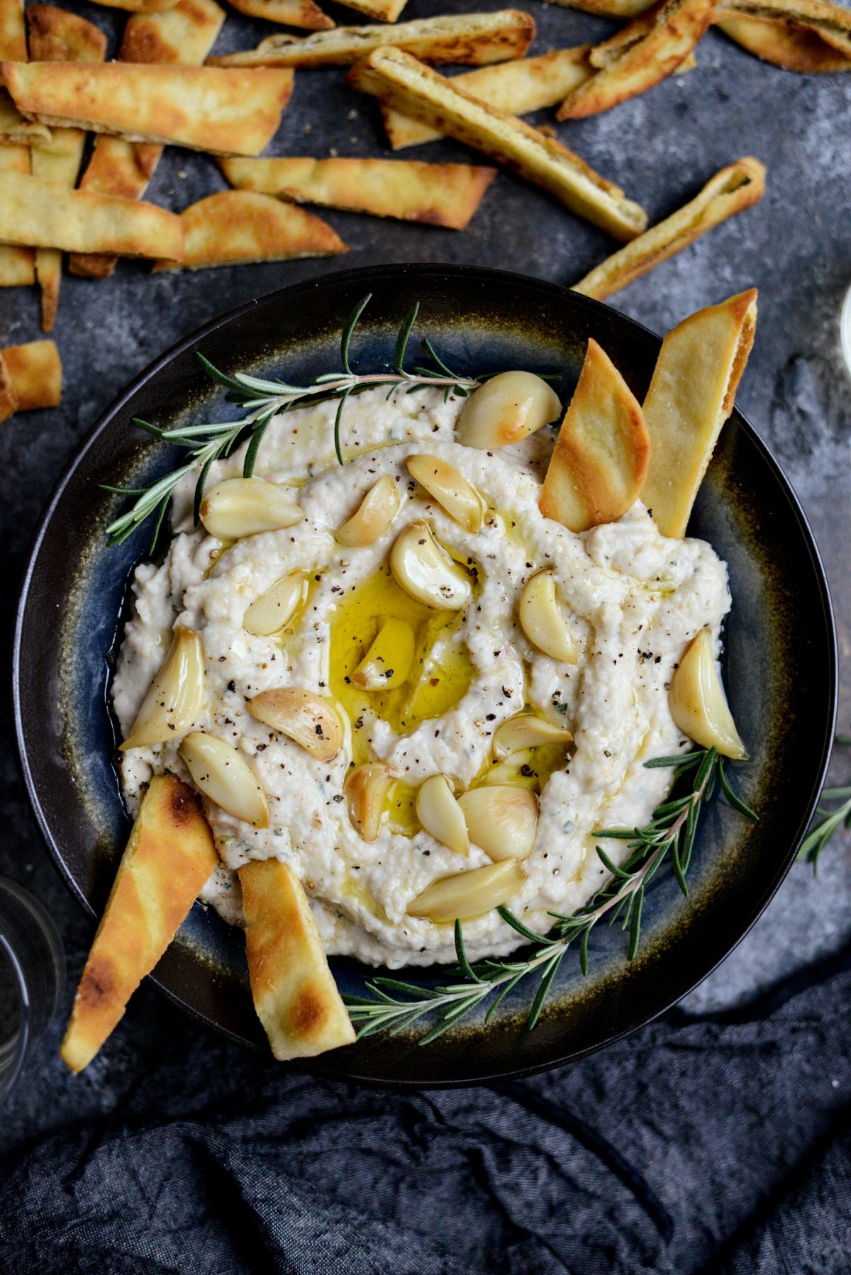 Roasted Garlic and Rosemary White Bean Dip