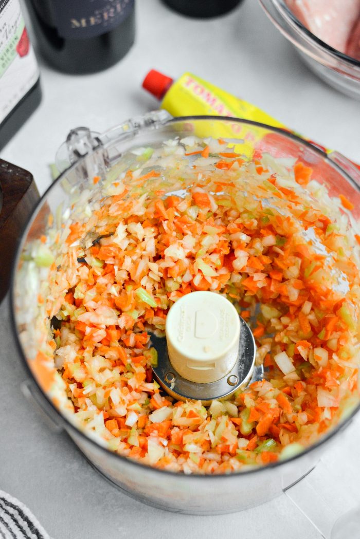 chop veggies in food processor