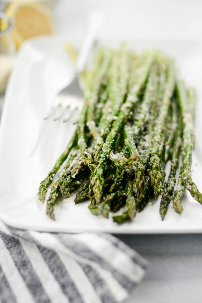 Garlicky Lemon Parmesan Roasted Asparagus