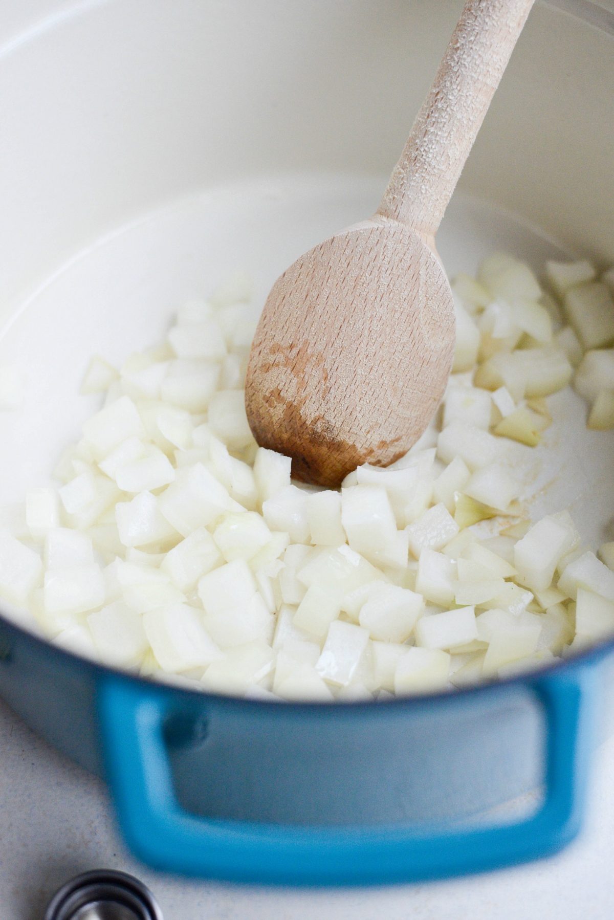 cook onions in oil 