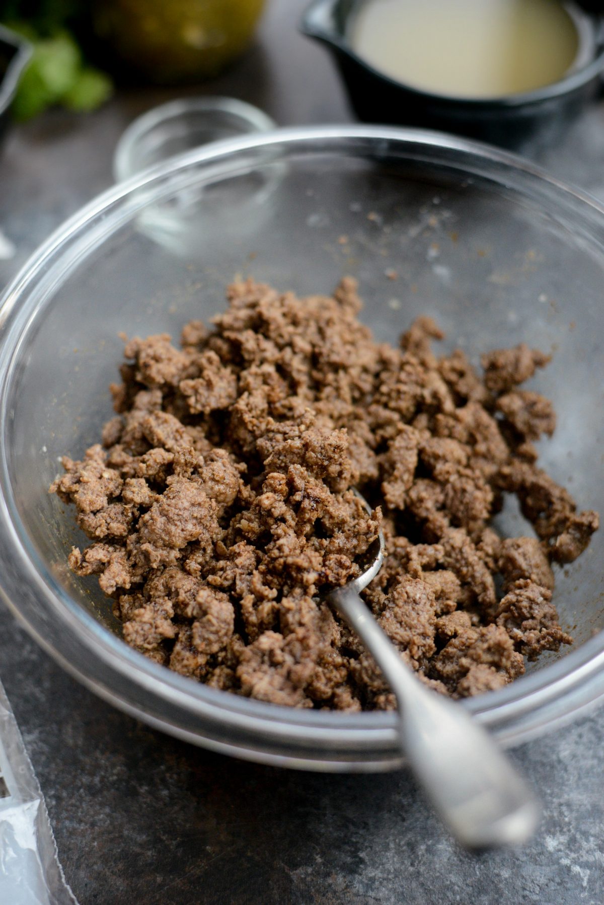 cooked ground beef in a bowl