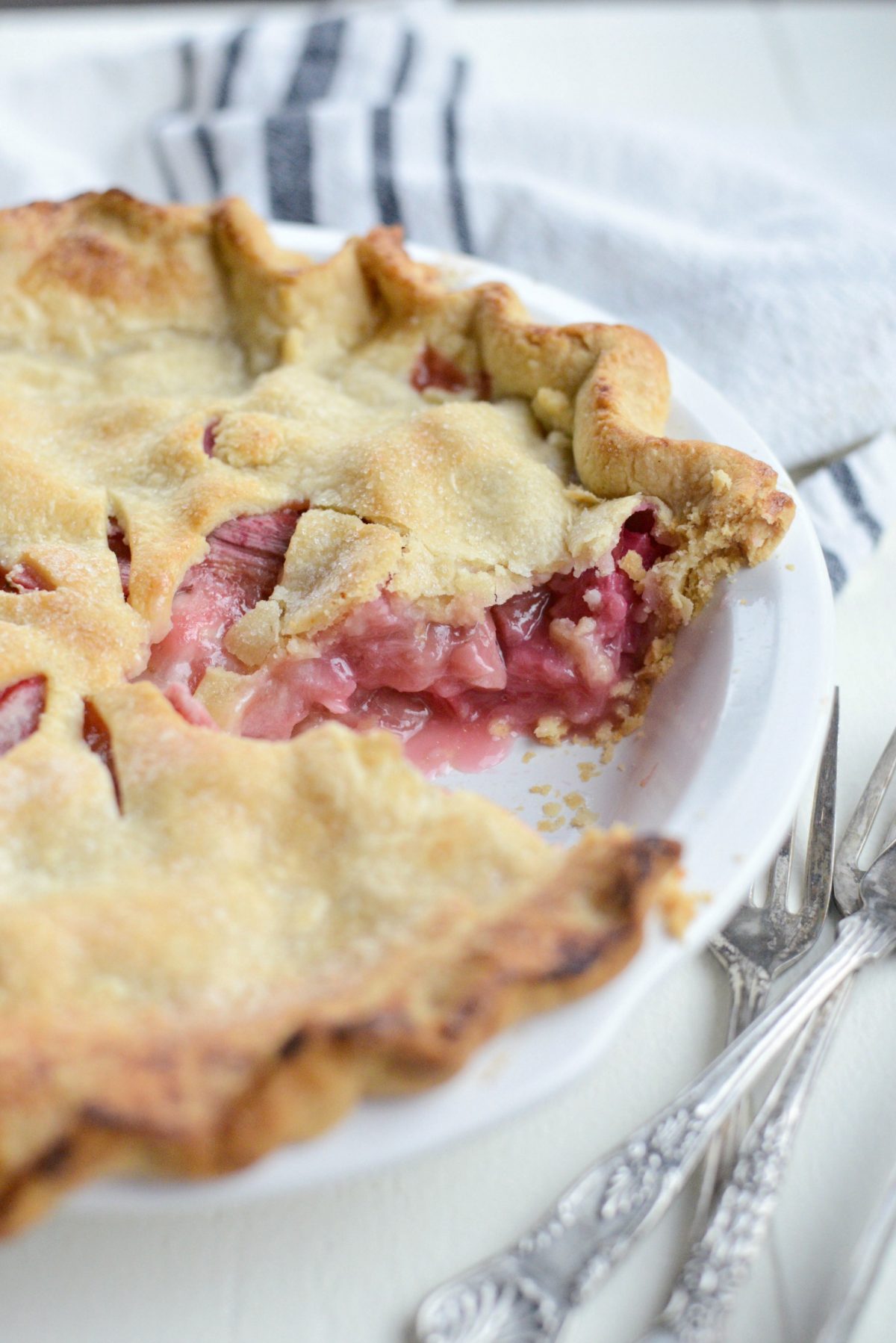 Homemade Rhubarb Pie